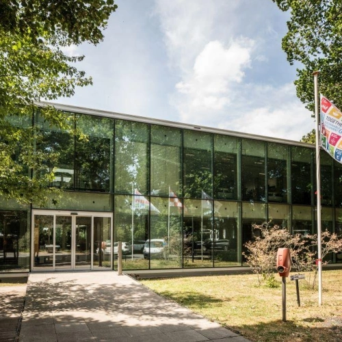 230620 BOMSFEER HR 054 comp