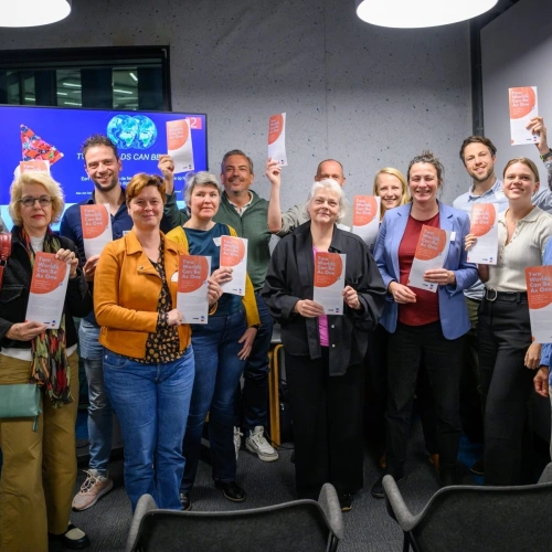 Two worlds can be as one groepsfoto