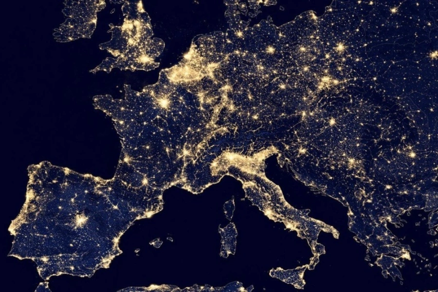 Bi B licht europa kaart 2025 08 14 124510 mejs