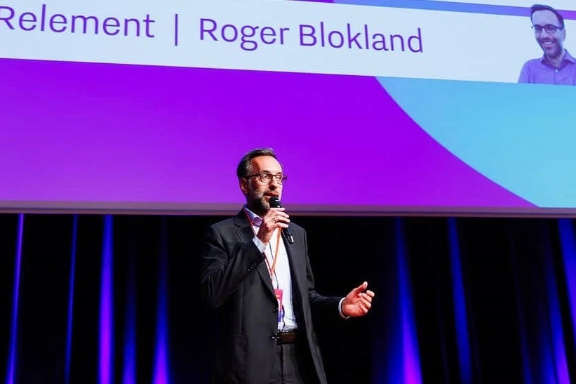 Relement pitcht tijdens awardshowfinale