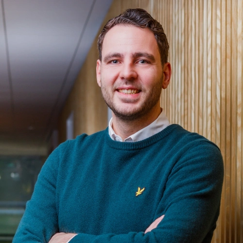 Wesley van den Hurk 25